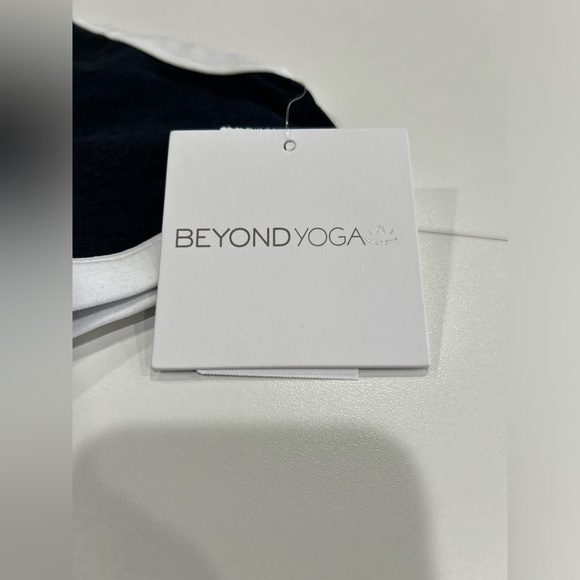 Beyond Yoga Women's Small Spacedye Outlines Bra Black White NWT Contrast Stripe - Picture 4 of 7
